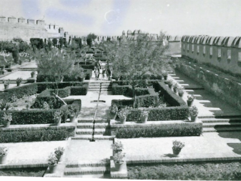 Una apuesta por el turismo, en 1953, con la Alcazaba, el Parque y la Glorieta de San Pedro de protagonistas